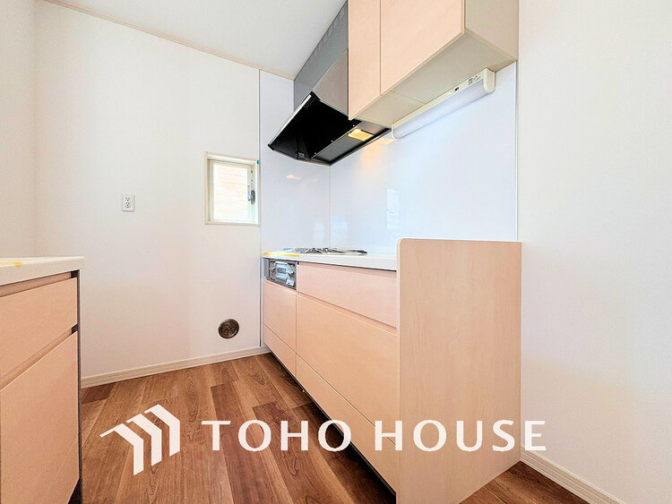 キッチン シンプルな部屋の雰囲気に溶け合うナチュラルキッチン