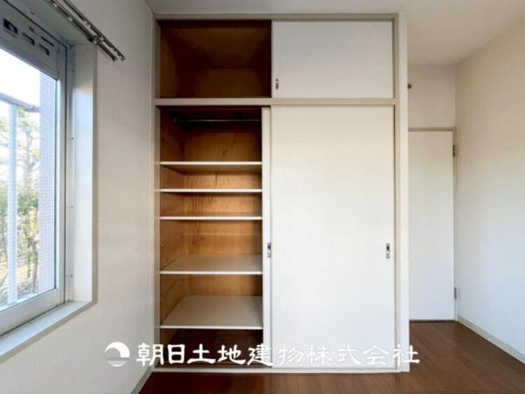 収納 【収納】部屋ごとに設けた収納は住みやすさへのこだわりがあります。シンプルで使いやすい収納スペース。