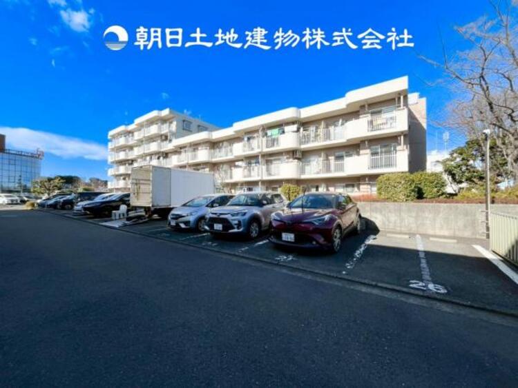 駐車場 【駐車場】 敷地内駐車スペース。日々の暮らしにも大切なスペースです。