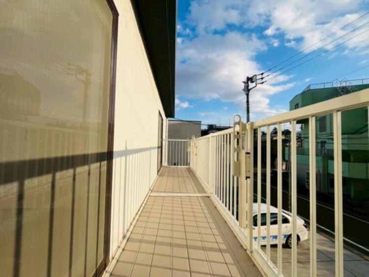 バルコニー 太陽の光と爽やかな風を受けられるバルコニーです。太陽の匂いを感じられそうです！