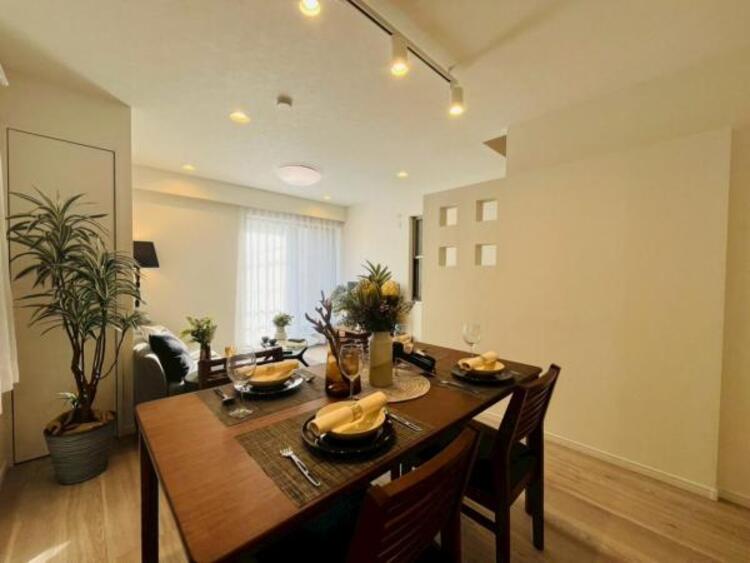 内装 健やかな時間を過ごせるプライベートルームはとても大切です！！インテリアにも合わせやすいカラーリング！それぞれの居室に思い思いのコーディネートをしてより空間を演出することでよりいっそう大事にな空間に！