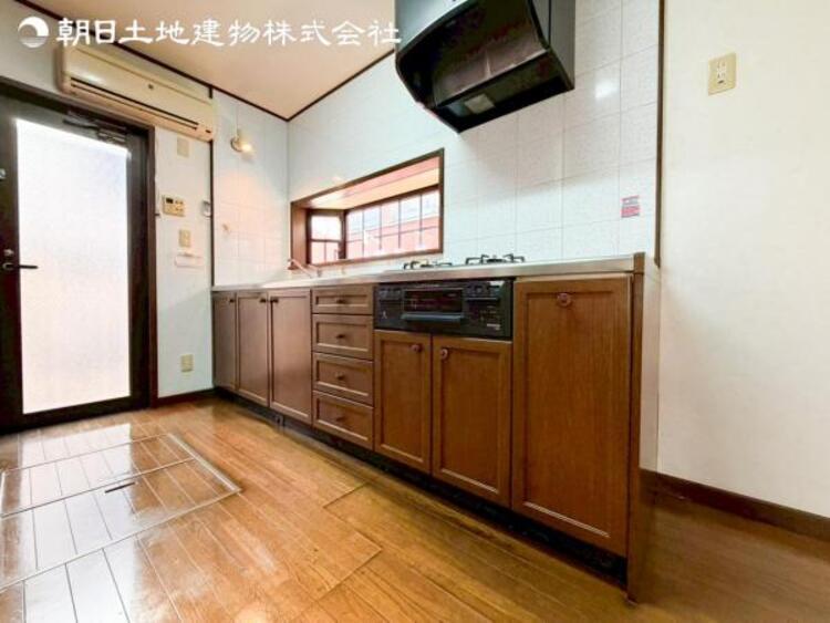 キッチン すぐの見学や資料請求など、お気軽にお問い合わせください