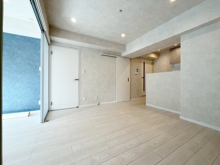 居間 飾り過ぎないシンプルな内装と偏り過ぎないデザインで統一しました。