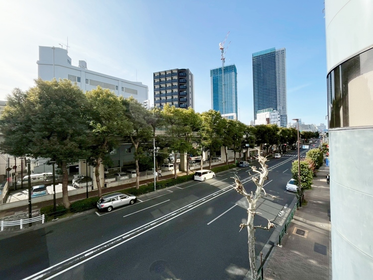 バルコニー 頬をなでる、優しい風を感じることが出来ます。