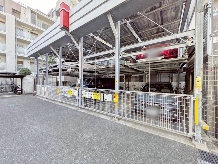 駐車場 本物件の駐車スペースです。車種制限のある場合もございますので、お気軽にお問い合わせくださいませ。