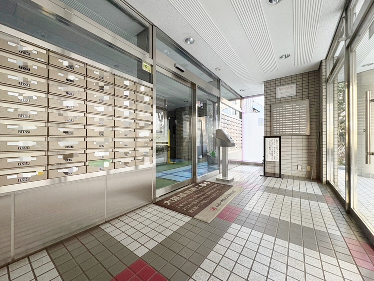 エントランス エントランス内部は、管理が行き届き清潔な共有スペースとなっています。