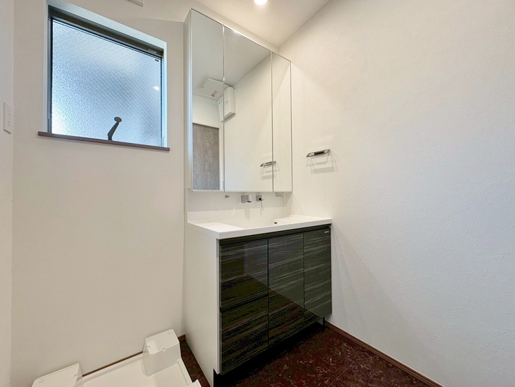 洗面 何かと物が増える場所だからこそ、スッキリと見映えの良い空間に。