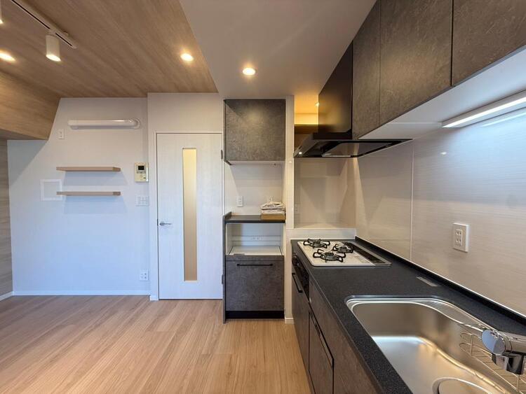 キッチン 洗練されたスタイリッシュなデザイン性と使いやすさを備えた仕様。