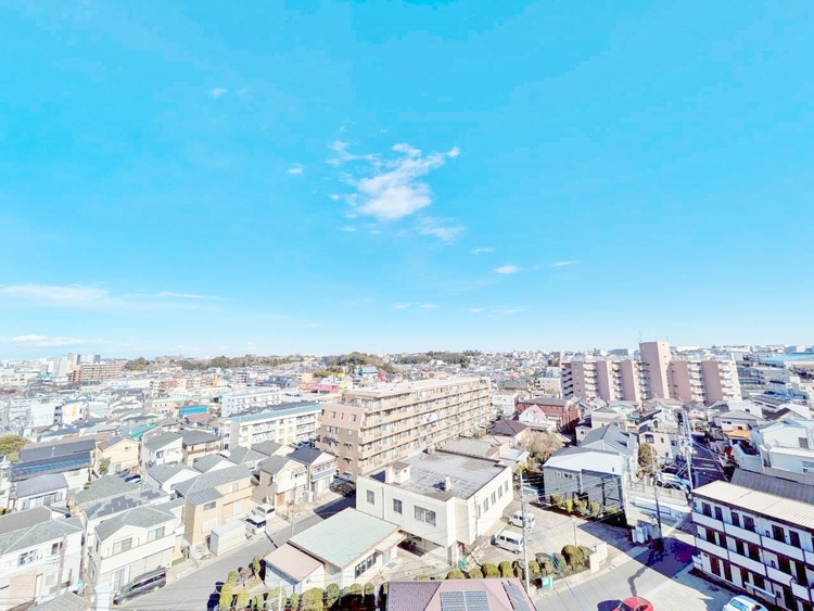 バルコニー 頬をなでる、優しい風を感じることが出来ます。