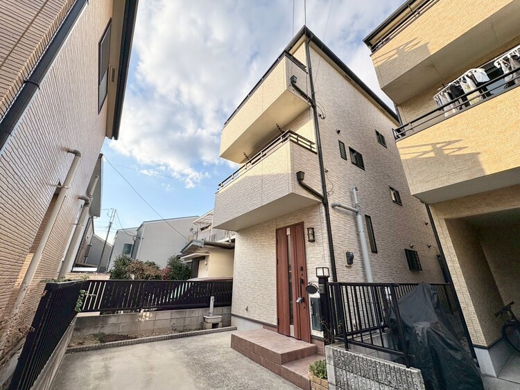 外観 現地に足をお運びいただいた際には、周辺散策などをお勧めいたします。