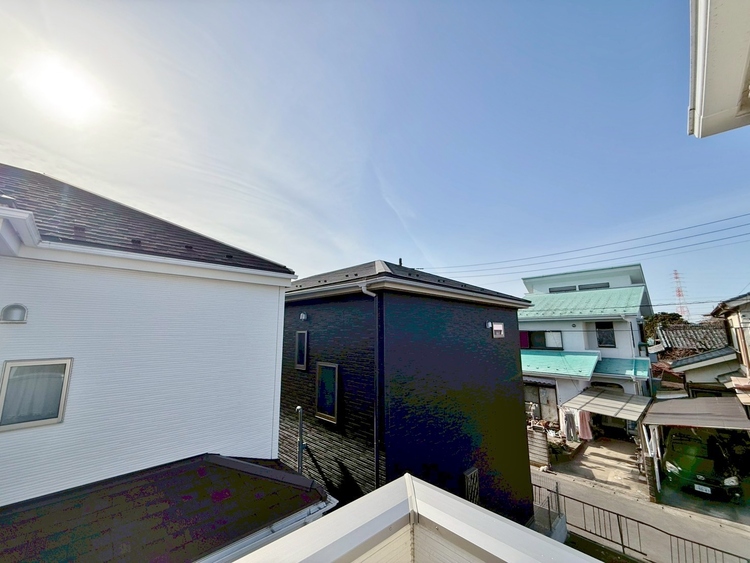 バルコニー 頬をなでる、優しい風を感じることが出来ます。