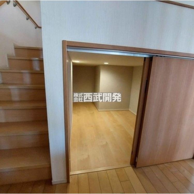 収納 １階階段下収納