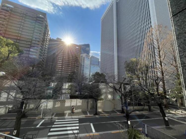 その他 青いキャンパスに描かれた未来。この街に移り住み、この街で過ごす私たちの未来は、きっとこの雲のようにいろいろな形の幸せへと変わり、溢れるほど運んで来てくれることでしょう。