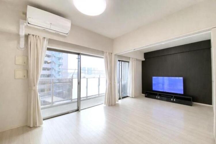 居間 家族が集まる場所だからこそゆったりとした空間を実現しています。（家具消しCG済み）