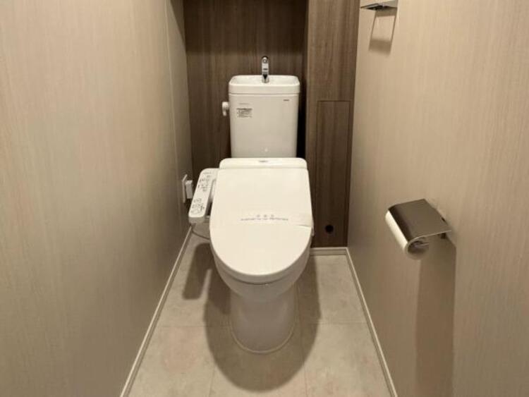 トイレ 清潔感のあるシンプルで使いやすいトイレです。