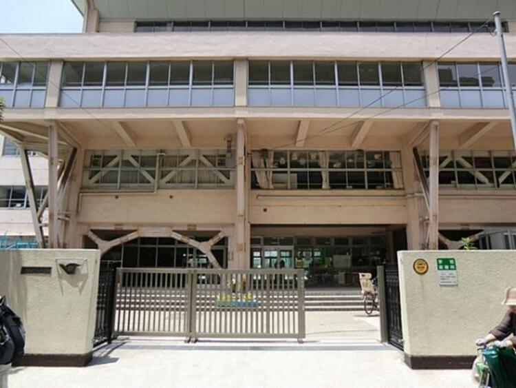 周辺 大田区立中萩中小学校　710ｍ