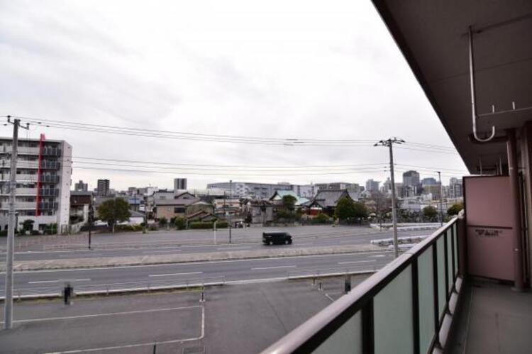 その他 開放感のある眺望。季節による景色の変化を　日常の生活と共に感じてください。