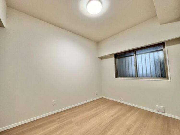 内装 過ぎ行く時間をゆったりと感じることができる落ち着いたお部屋。リビングで楽しく過ごした後はプライベートな時間を満喫できます。静かな環境でリラックスタイムをスタートさせてください。