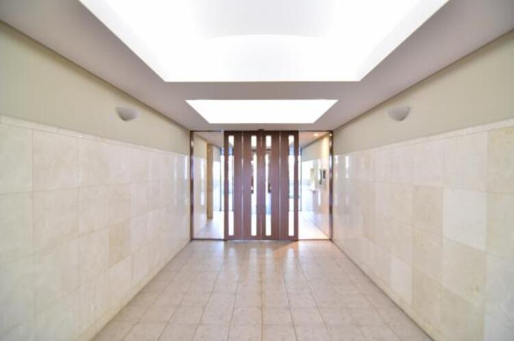 その他 スタイリッシュなのはもちろん、質感があり、機能的でもあるロビー。 