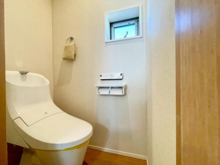 トイレ トイレは家の中に2ヶ所ございます。ご家族が忙しい朝も安心です。