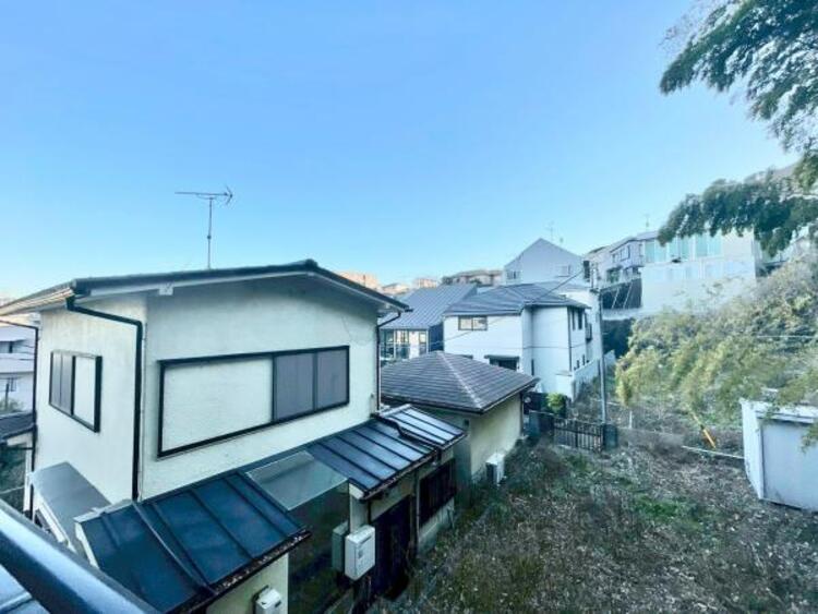 その他 周囲の自然が一望でき、穏やかな時間を楽しめる眺望です。