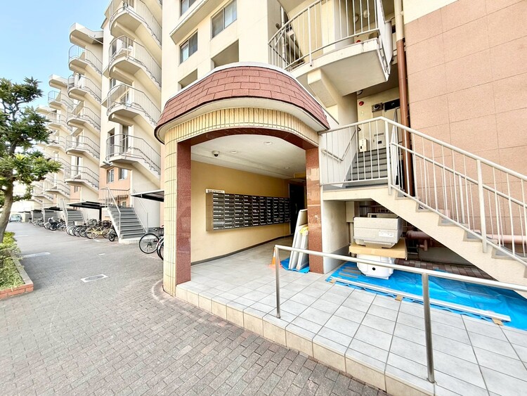 その他 上質感漂う玄関アプローチです。