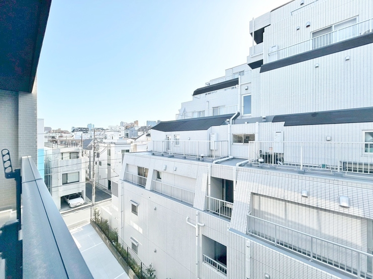 その他 眺望や窓からの景色が良いと、家で過ごす時間も快適です。