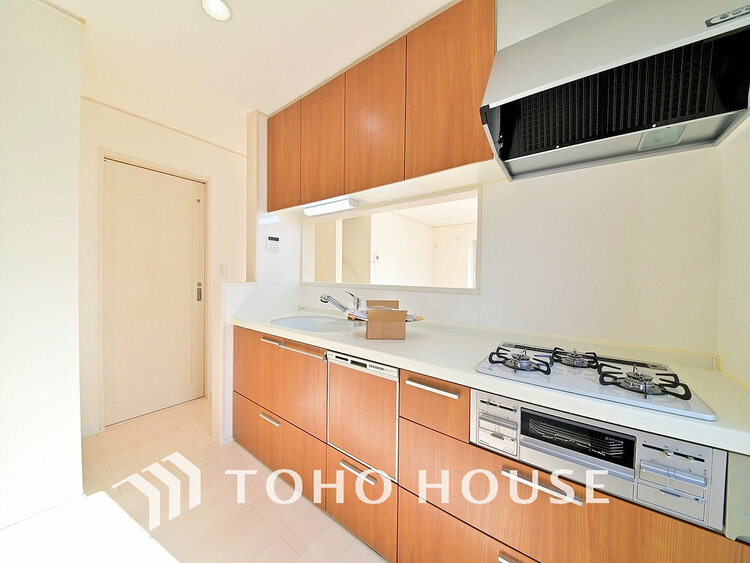 キッチン シンプルな部屋の雰囲気に溶け合うナチュラルキッチン