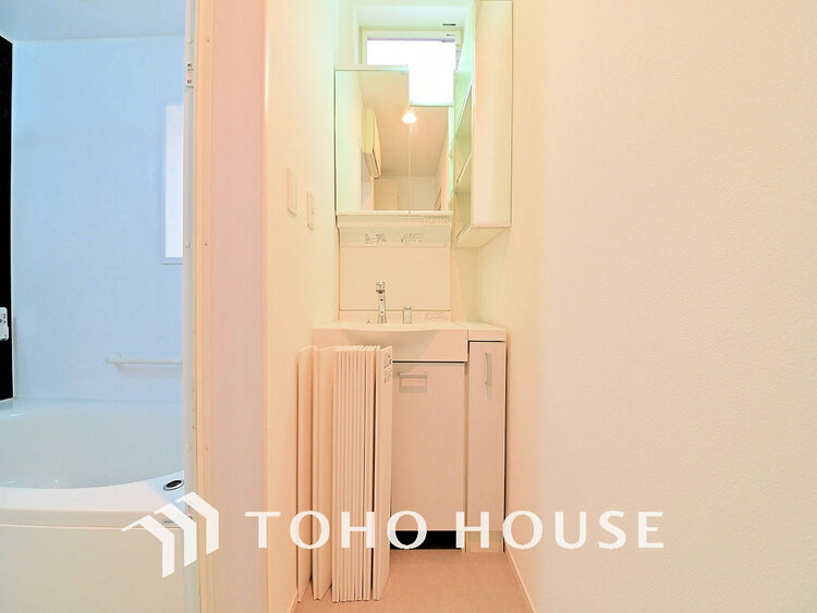 洗面 清潔感のある洗面室で朝の身支度を