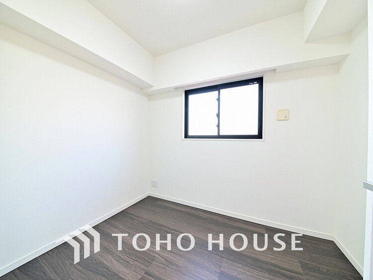 内装 採光もある洋室は、くつろぎのひと時を過ごすのにぴったり