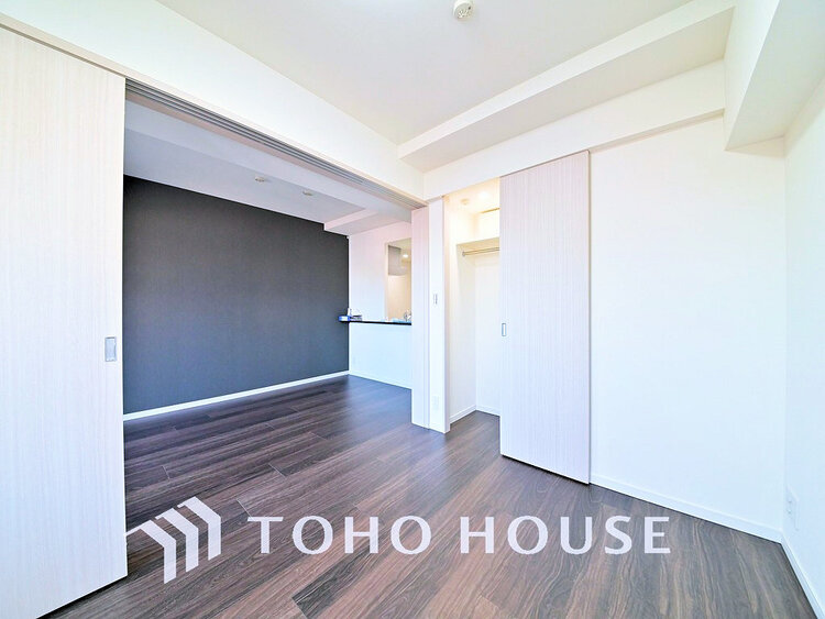 内装 1日の疲れを癒し、心地よく寛げるようゆったりとした広さをしています