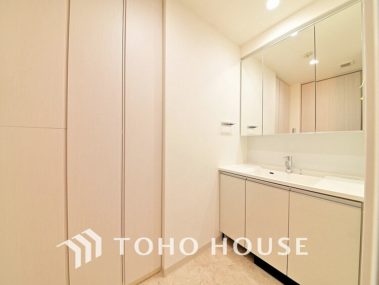 洗面 大きな洗面鏡付き、朝の身支度も楽しくなりますね