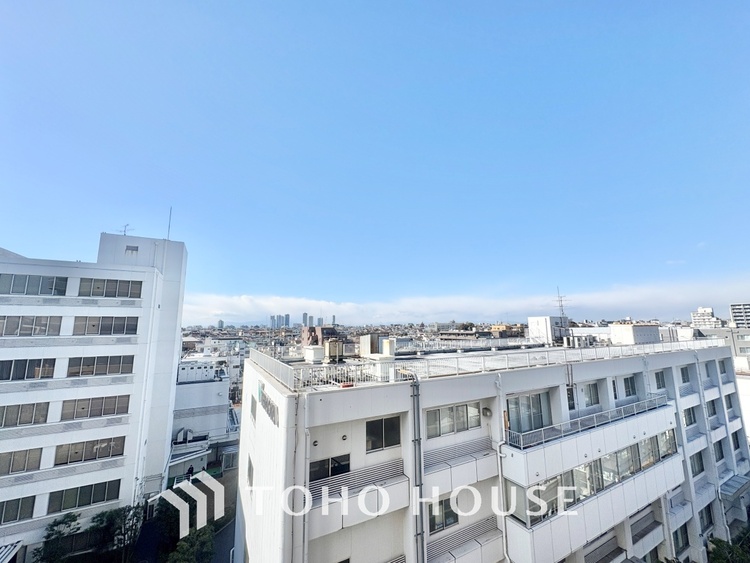 その他 バルコニーからの眺望は開放感にあふれ、心安らぐひととき。