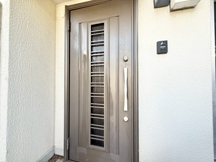 玄関 清潔感のある落ち着いた雰囲気の玄関です。