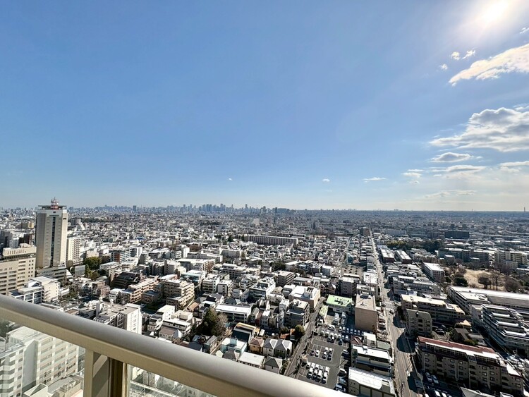 バルコニー 陽当たり・通風・開放感に恵まれた環境です。