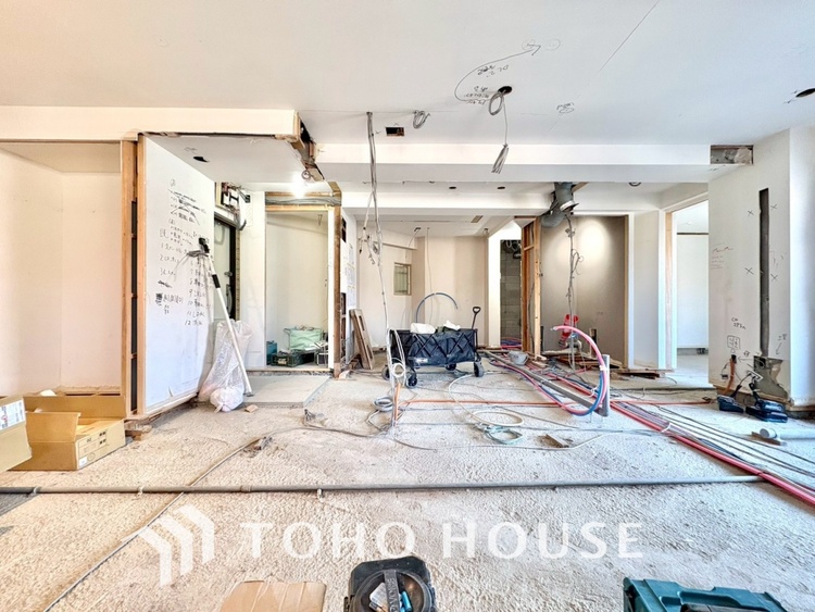 内装 現在改装中◆simple is best◆無駄のない綺麗なつくりのリビングルームであなただけの暮らしを。