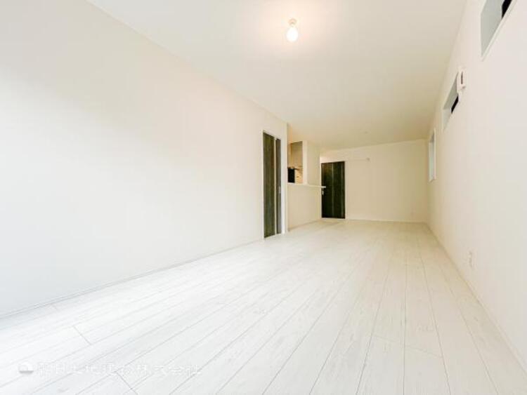 居間 【リビング】家族との時間、自分の時間を大切にできる空間はここにあります。ご家族だんらんの時間をどうぞ！