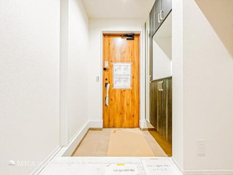 その他 【玄関】多くの人を迎えるから心地のよい空間にしたいですね。　玄関周りをスッキリとできる大容量収納