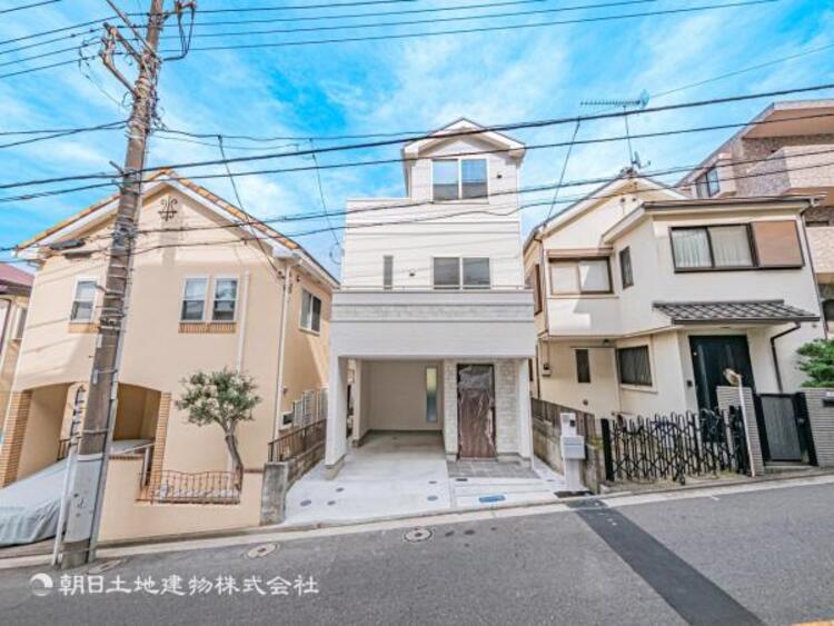 外観 家の良し悪しだけではなく周辺環境も重要なポイントとなります！ご案内時に周辺環境もご案内いたします！流行に左右されず将来にわたって価値が継続する佇まい！良好な住環境が保たれたエリアで新生活を過ごせます