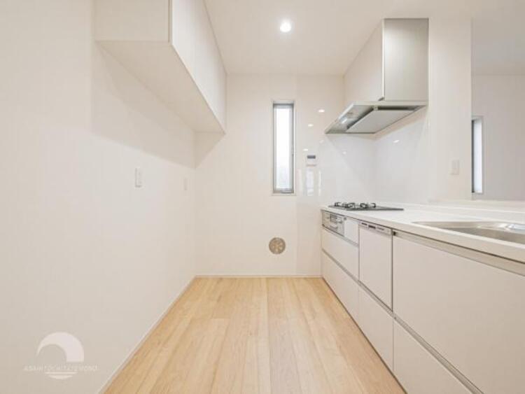 キッチン 【キッチン】リビングダイニングが見渡せるカウンターキッチン！　お料理をする人も開放感が心地いいです。