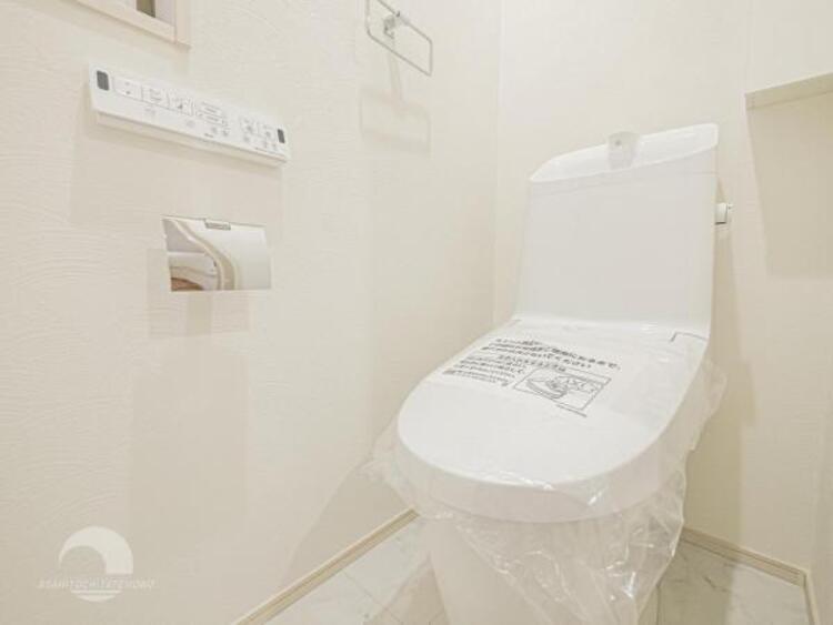 トイレ 【トイレ】ウォシュレット、保温機能付き便座など充実の設備です　お掃除がしやすくストレスフリー！！