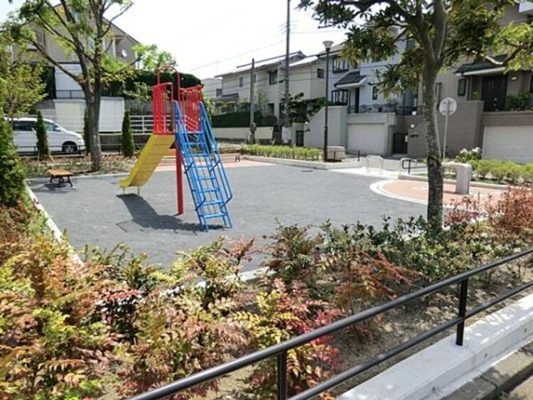 周辺 富岡桜ケ丘公園まで約270ｍ