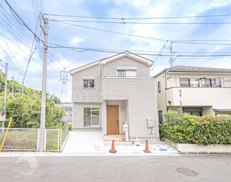 外観 家の良し悪しだけではなく周辺環境も重要なポイントとなります！ご案内時に周辺環境もご案内いたします！流行に左右されず将来にわたって価値が継続する佇まい！良好な住環境が保たれたエリアで新生活を過ごせます