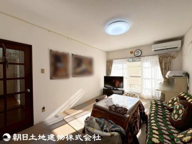 居間 リビング学習するお子様にも声がかけやすい自然な距離感です。