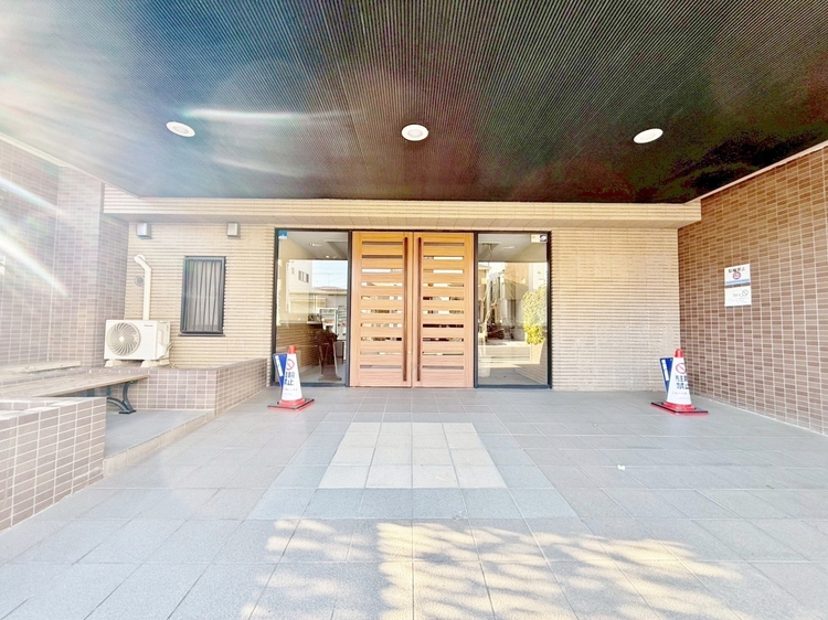 エントランス 外と内をつなぐエントランスは、まさに顔となる場所。