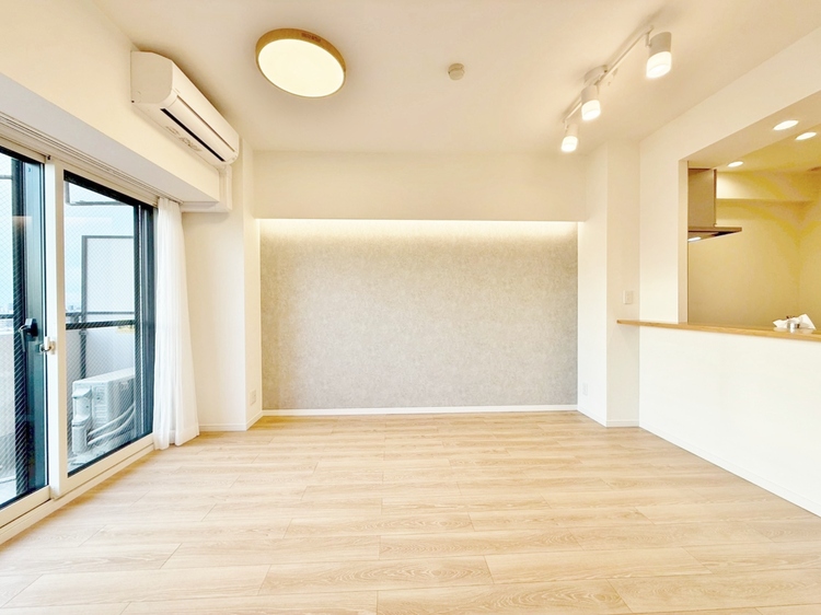 居間 飾り過ぎないシンプルな内装と偏り過ぎないデザインで統一しました。