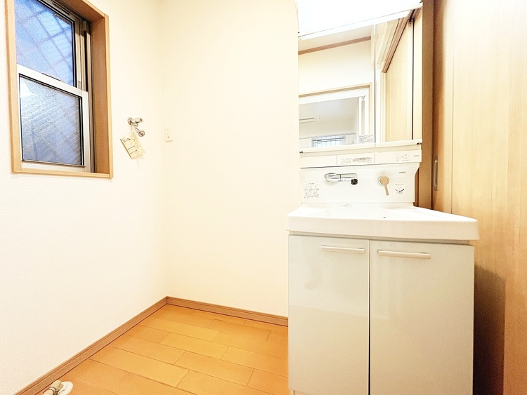 洗面 清潔感と心地よさを重視した、上質感漂うパウダールーム。