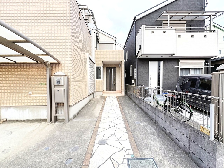 玄関 玄関を開ければ、そこは安らぎのご自宅。