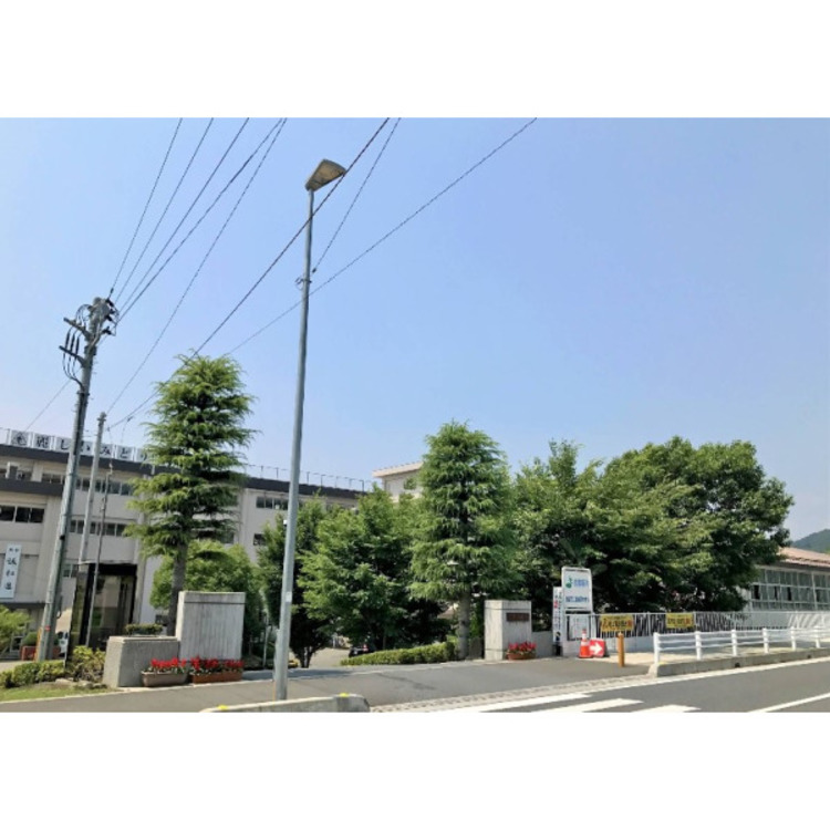 周辺 飯能西中学校(約1000m)