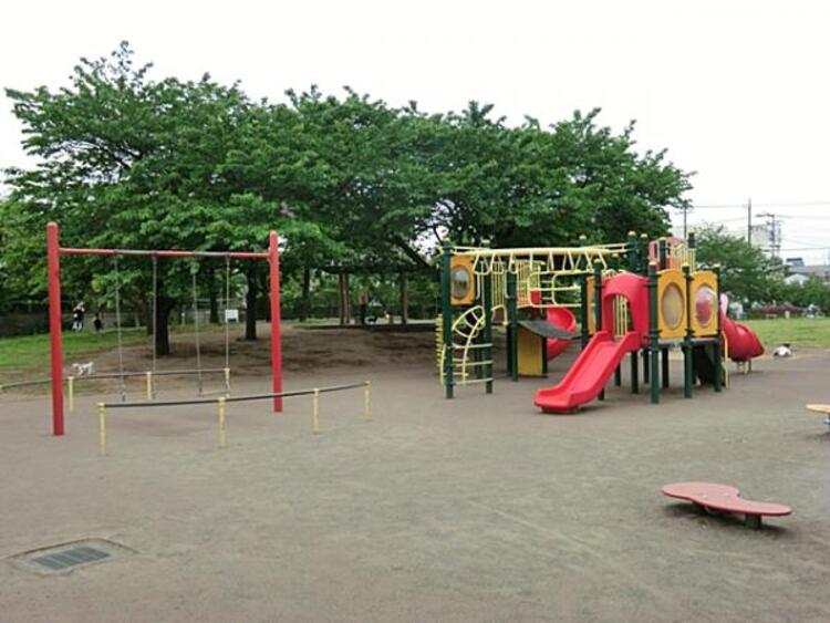 周辺 桜川公園　340ｍ